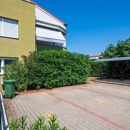 Апартаменты 1 Bedroom Beautiful In Vranici